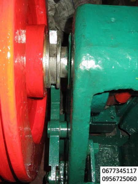 пресс кривошипно-шатунный пэ-5т , пресс настольный с кривошипно-шатунным механизмом действия и электрическим питанием ,  предназначен для операций холодной штамповки: вырубки, пробивки, гибки, неглубокой вытяжки , опрессовки  зажимов , скоб и наконечников на проводах  , таблетпресс  , таблетирование , габаритный размер - 420х280х650 , усилие 5 тонн, двигатель 1,7 квт, возможность ручного , ножного управления, штампы, пуансон , матрица, блоки штампов, пресс предназначен для различных операций холодной штамповки из ленты, полосы и штучных заготовок, простота в работе и обслуживании